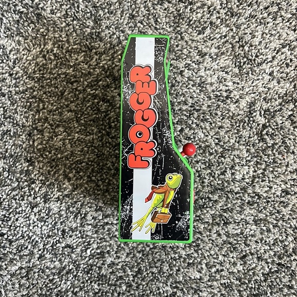 Mini Arcade Frogger Machine - Picture 4 of 4